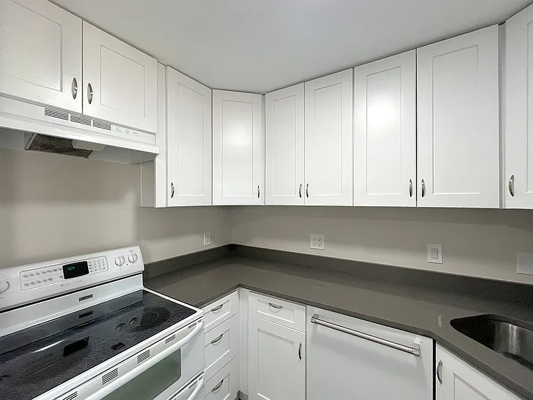 3741 Oak St #3747 — Photo 2
