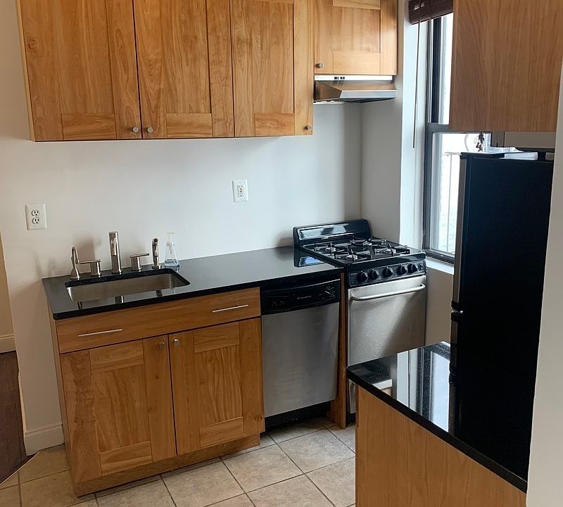 1st image of 140 Claremont Ave APT 4D