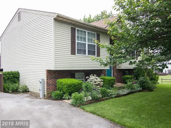 353 Buck Cash Dr, Westminster, MD 21158