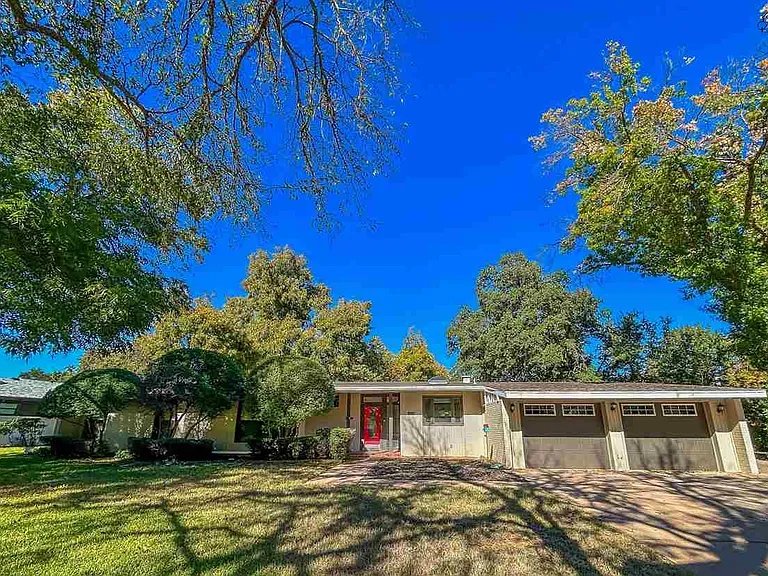 3204 Martin Blvd — Photo 1