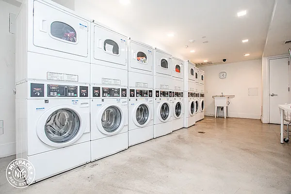 Rented by MySpaceNYC | media 27