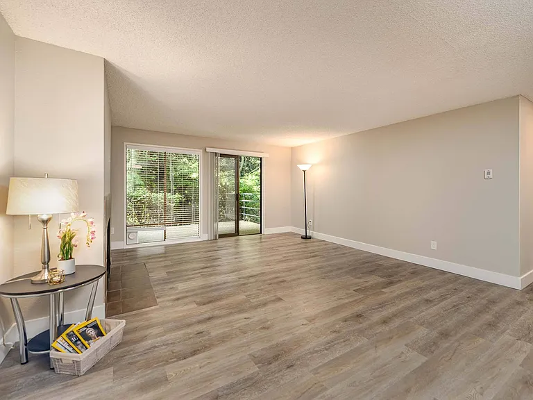 The Regent at Bellevue Way Apartments — Photo 20