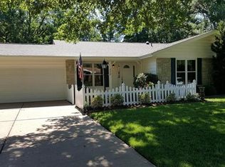 512 Marie Ln, Ballwin, MO