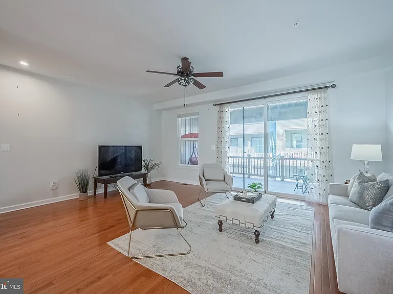 22308 Seabring Ter — Photo 9