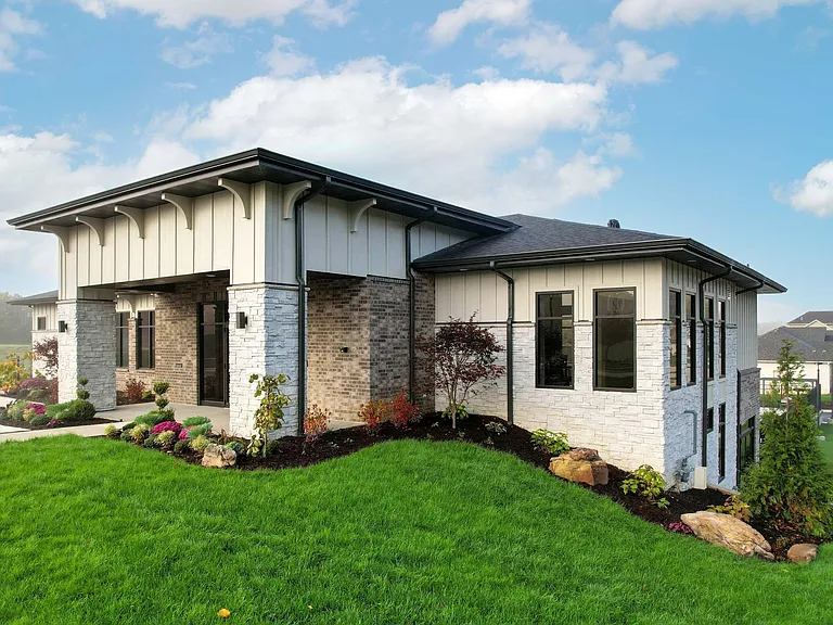 Manor Homes — Photo 45