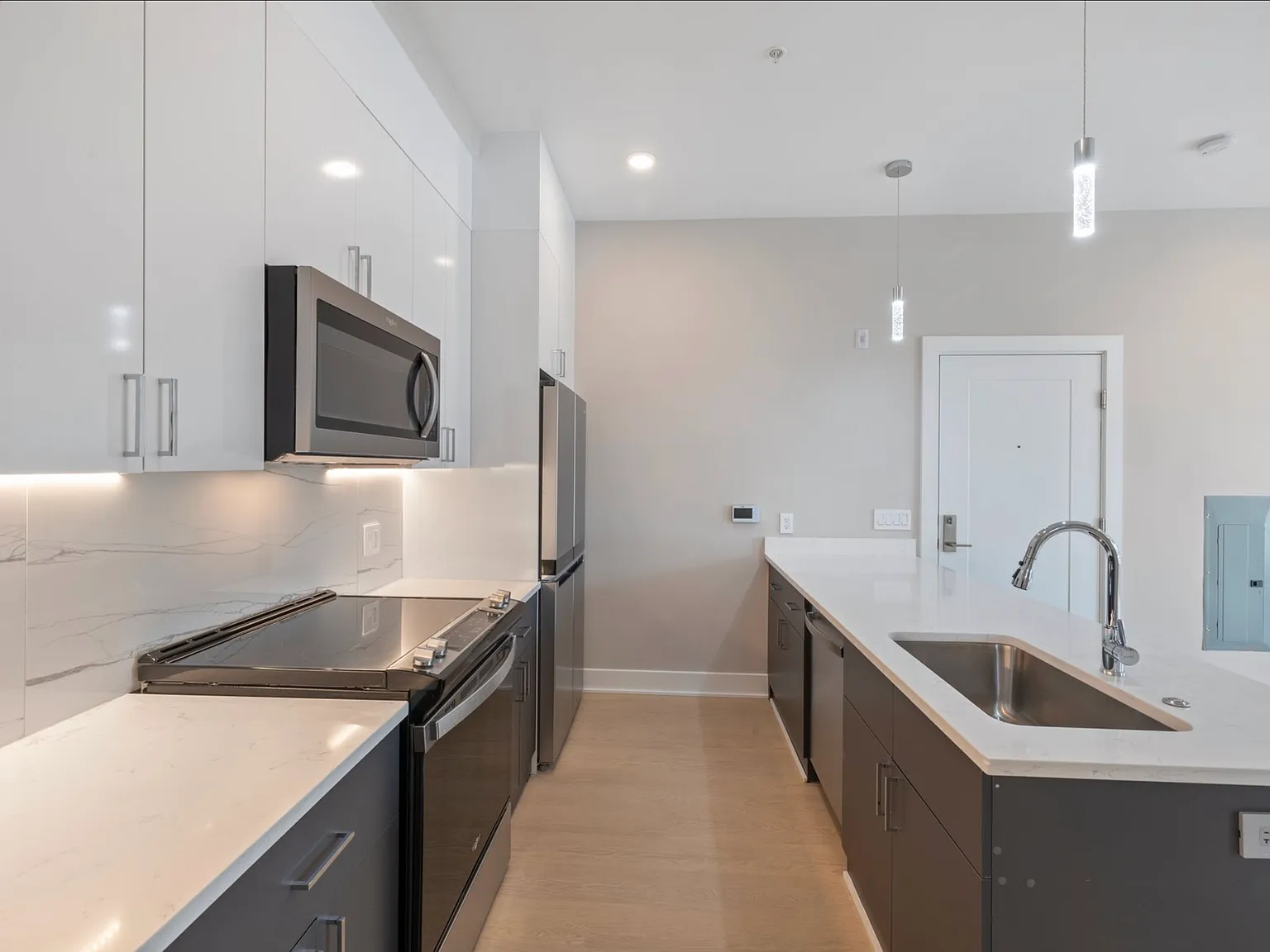 2 bed, $2,750 — Photo 3