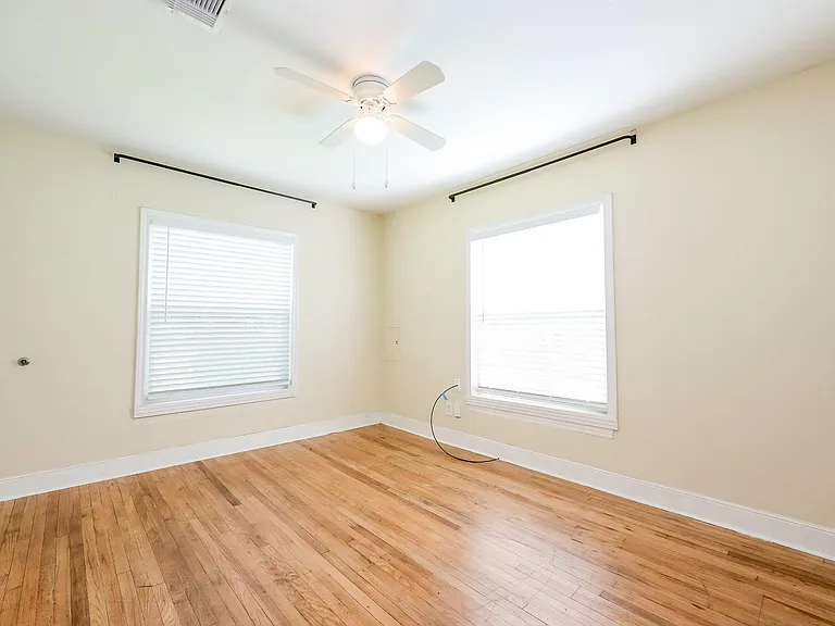 932 Walling St — Photo 15