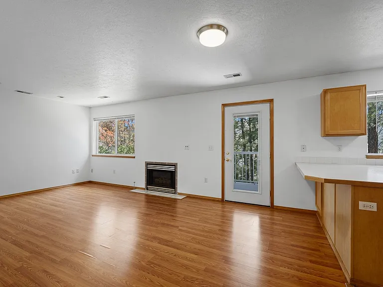 1329 W Qualchan Dr — Photo 8