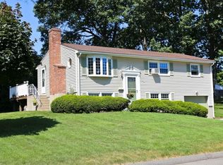 106 Bostwick Ln, Chicopee, MA 01020