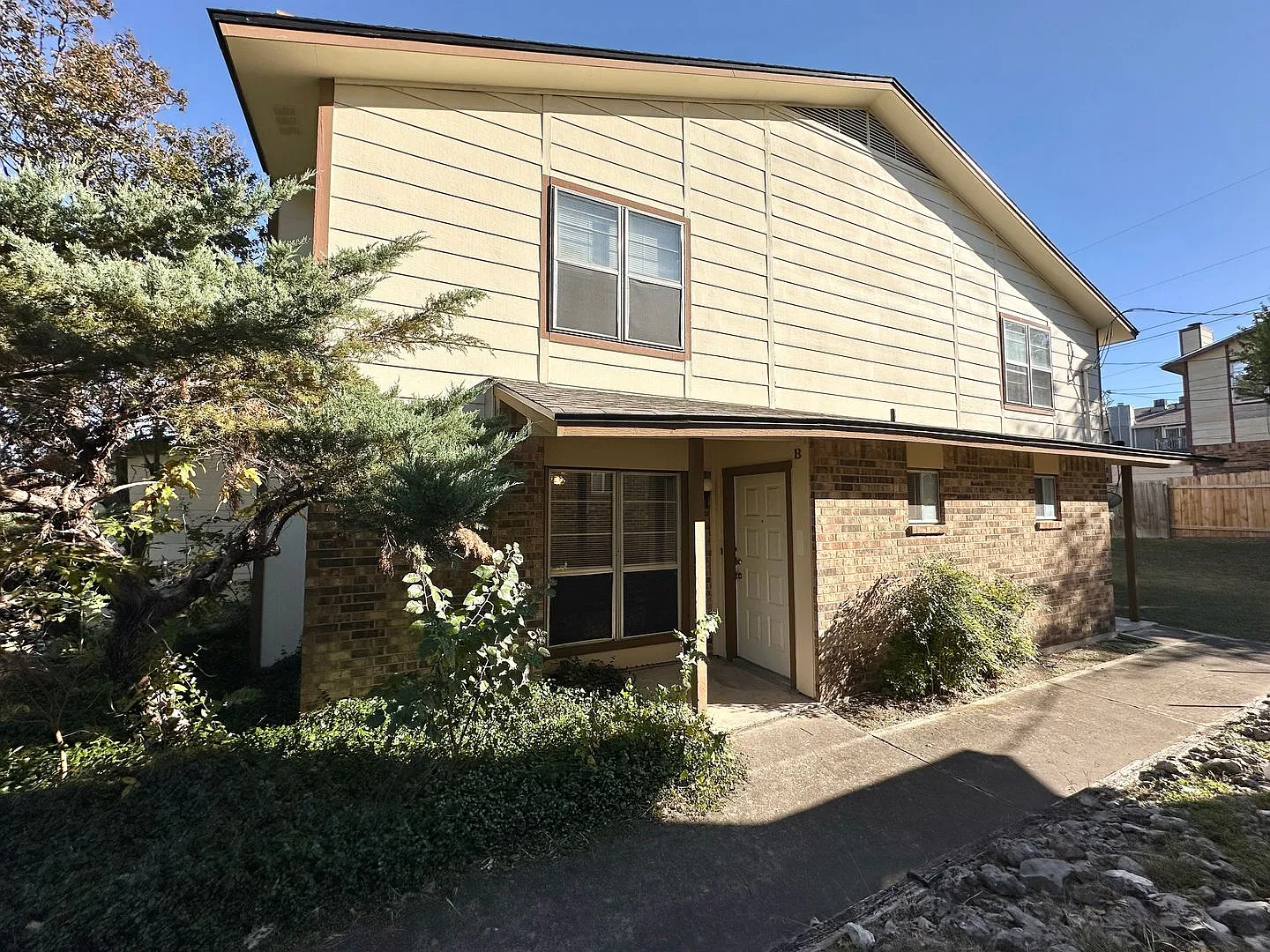 3004 Chaucer Drive — Photo 2