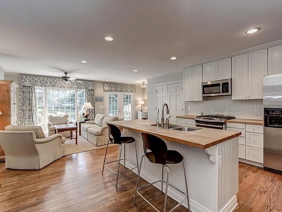 3rd image of 1889 Greystone Rd NW