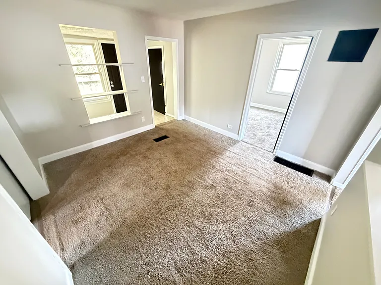 4411 17th Ave #MAIN — Photo 3