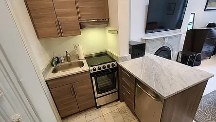 Rented by R New York