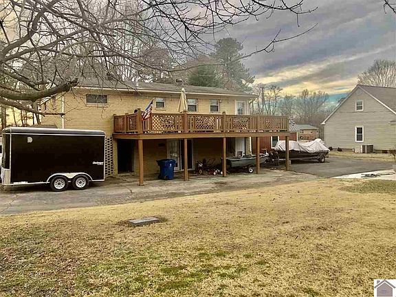 2nd image of 100 Lake Dr