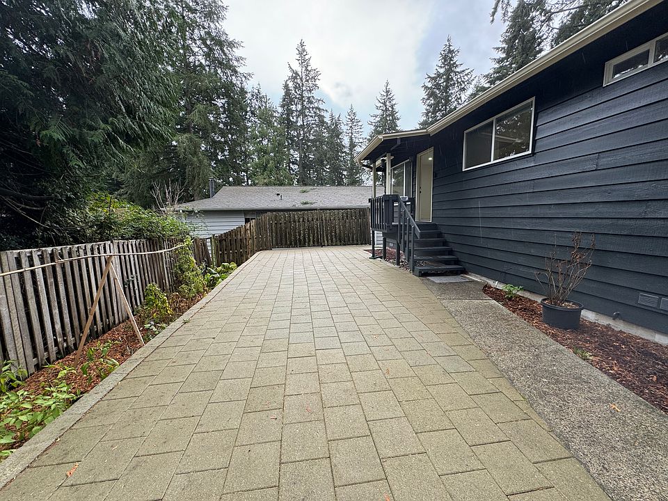 1st image of 19917 19th Ave NE Unit B