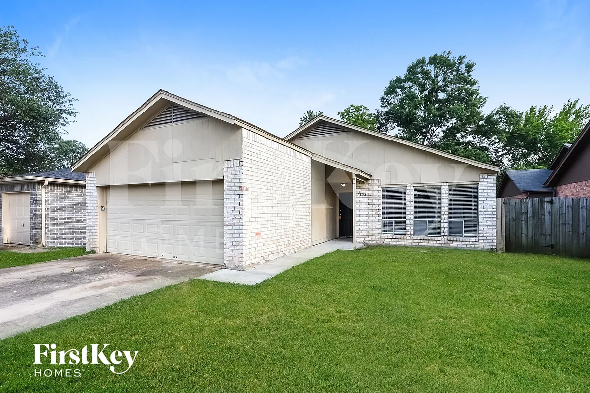 Building Photo - 1308 Wilson Dr