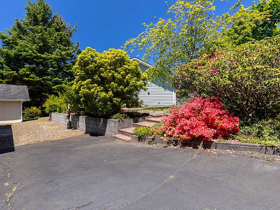 5th image of 168 SE 127th Dr