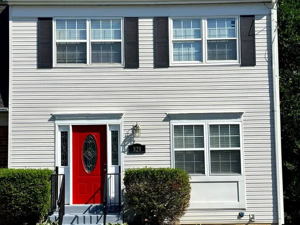 829 Laurel Ln, La Plata, MD 20646