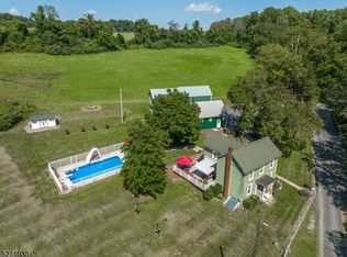 26 Hollow Rd, Glen Gardner, NJ 08826