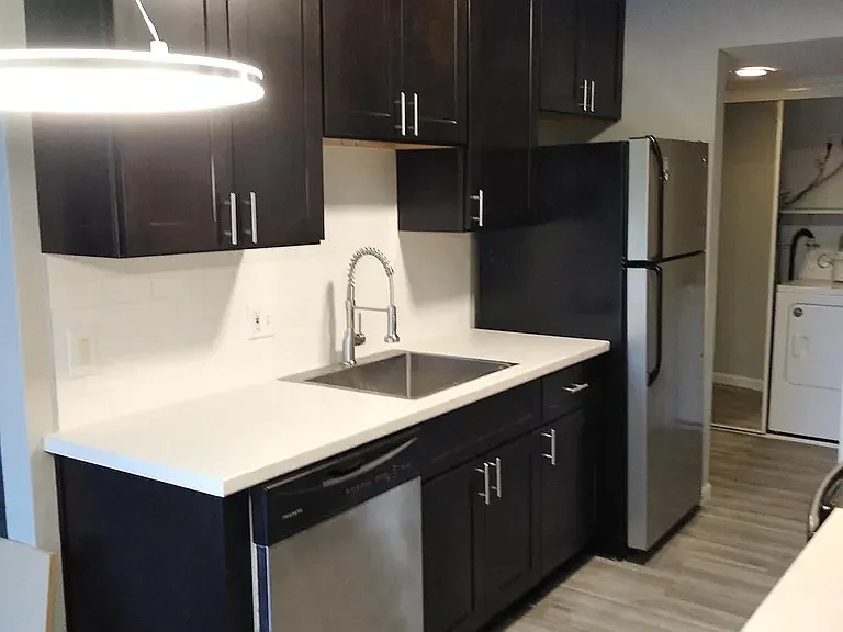 5501 Lakeside Dr #2B — Photo 3