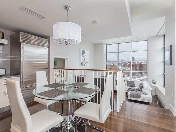 2nd image of 360 Newbury St Unit 401