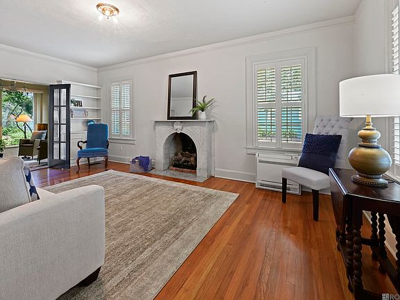 3rd image of 2182 Stanford Ave