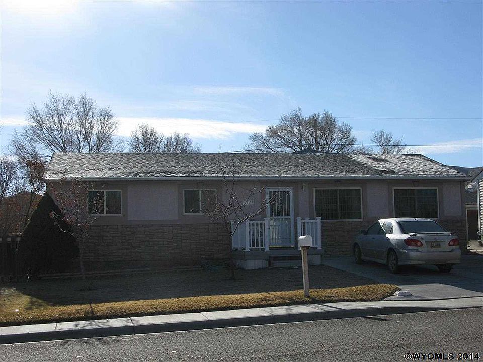 1st image of 555 Logan St