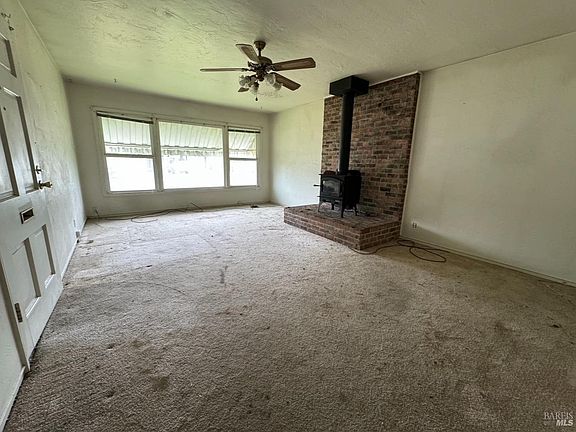 3rd image of 2116 Mesa Way