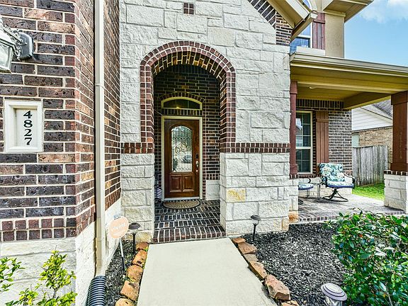 2nd image of 4827 Oak Rambling Dr