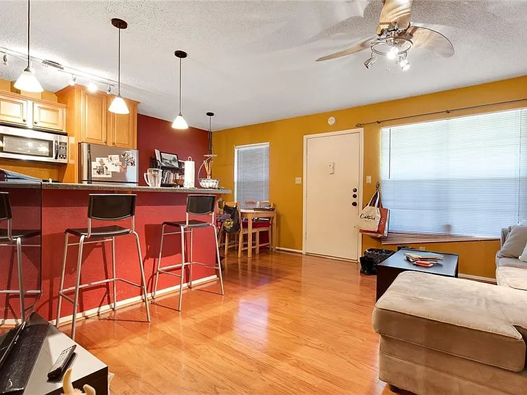 910 Duncan Ln #35 — Photo 2