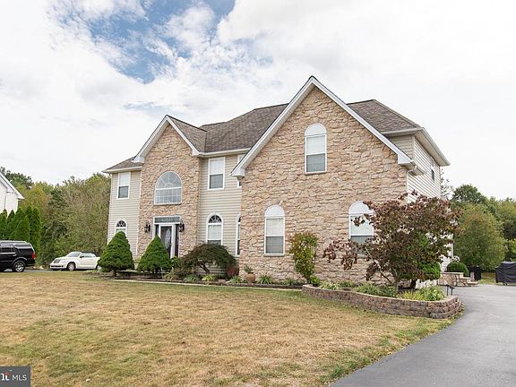2nd image of 329 Meadow Glen Dr