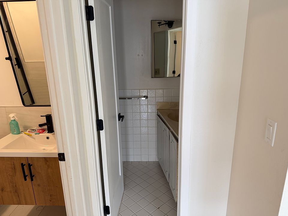 1st image of 327 20th Ave #1