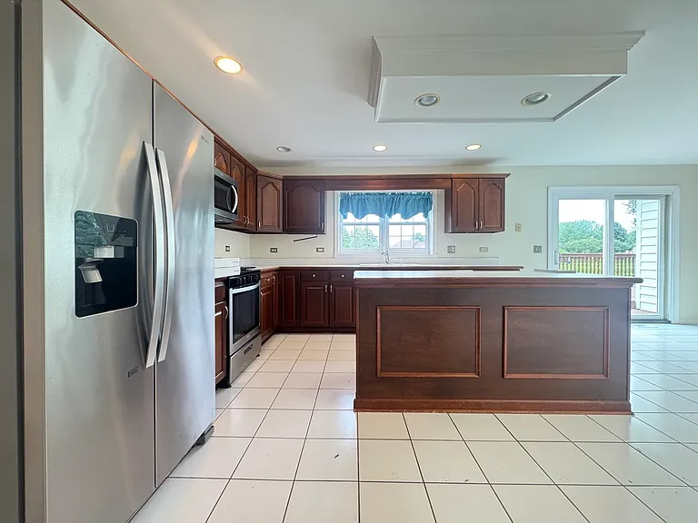 1108 Hollingswood Ave — Photo 5