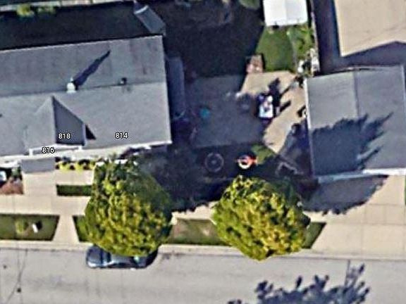 2nd image of 814 Park Ave