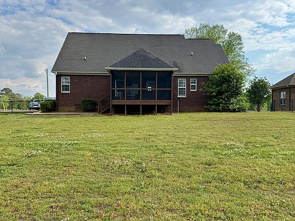 5th image of 433 Chrislyn Dr