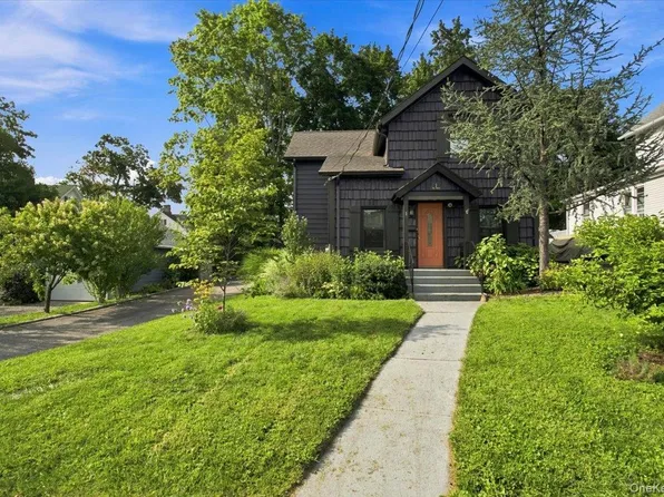 3 Elm Street, Pleasantville, NY 10570
