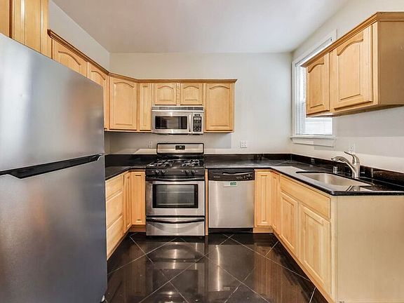 2nd image of 608 Masonic Ave