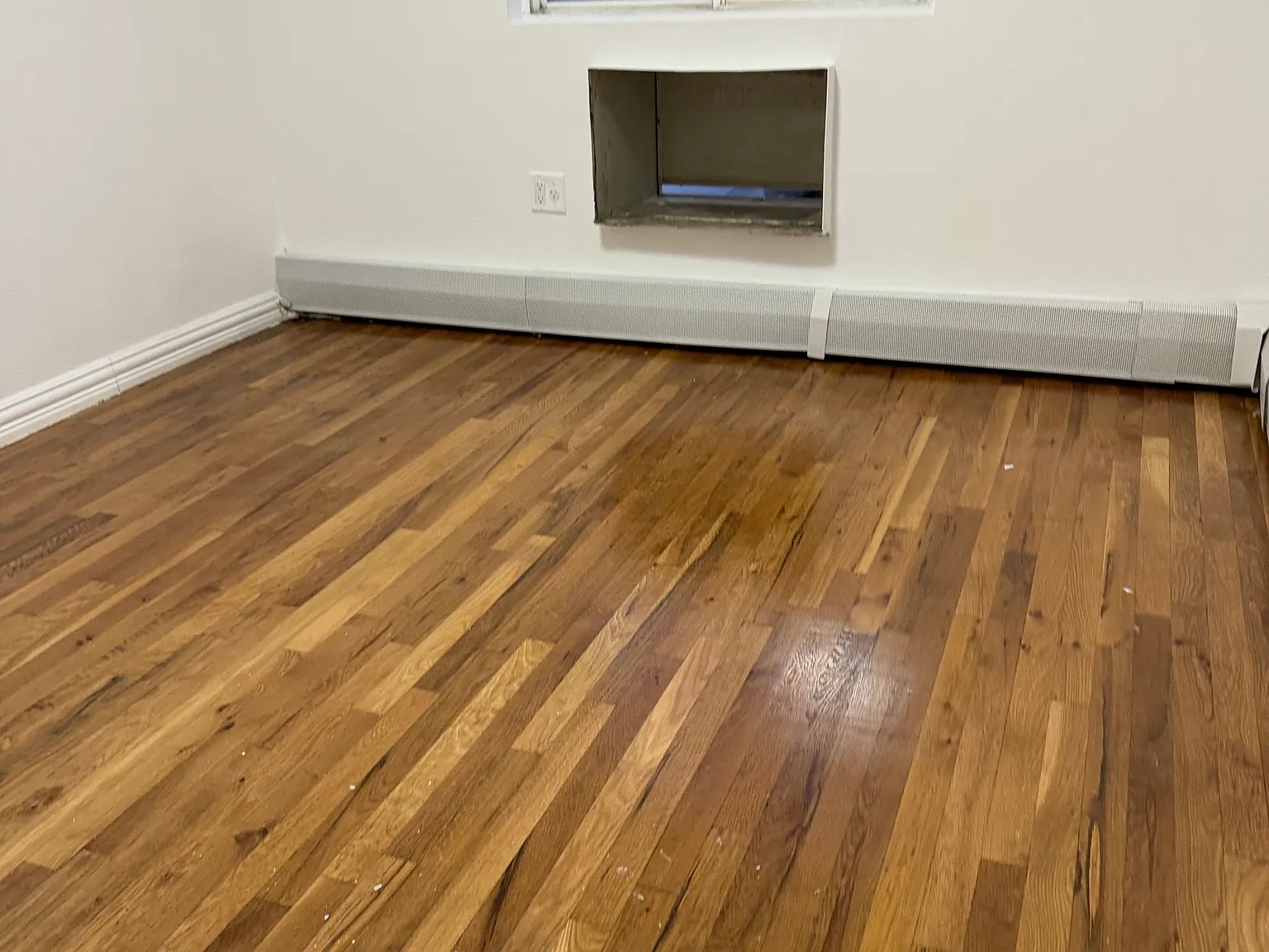 3 bed, 1100 sqft, $3,500 — Photo 2