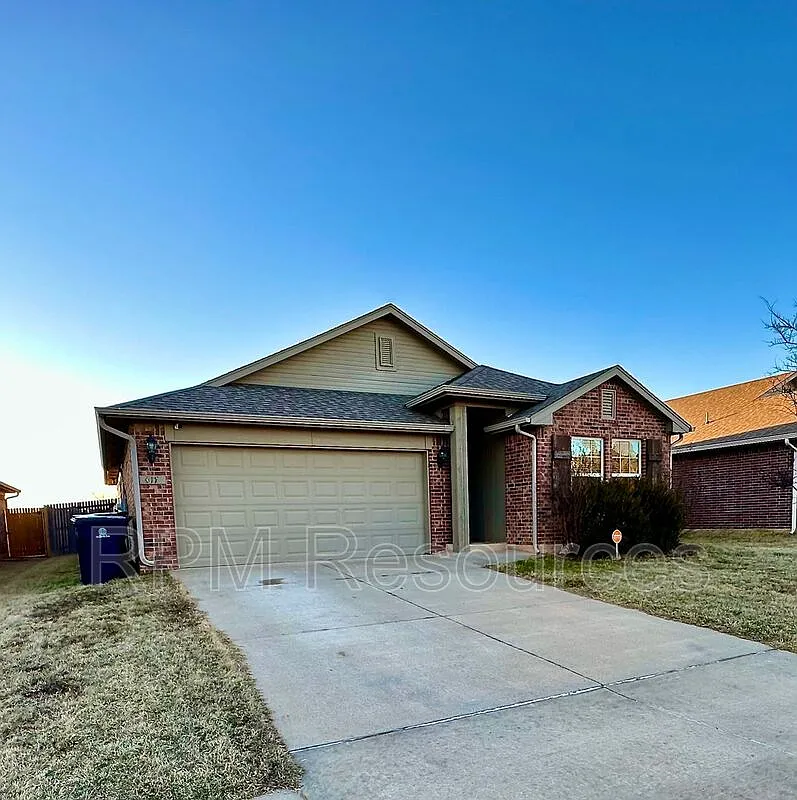 3 bed, 2.0 bath, 1484 sqft, $1,675 — Photo 1