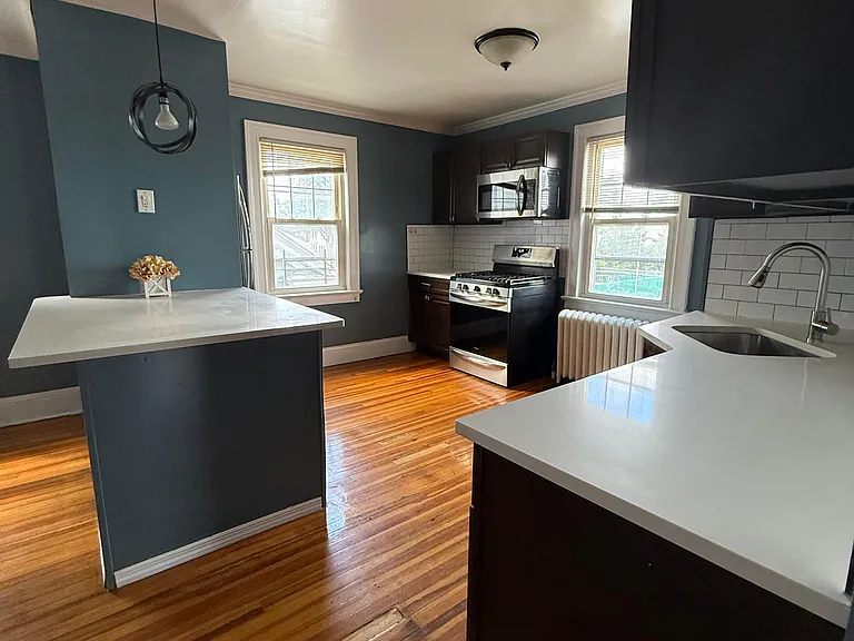 290 Roberts Ave #2 — Photo 6