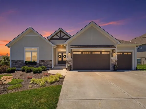 11584 S Roundtree St, Olathe, KS 66061