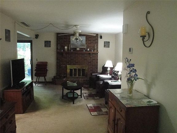 4th image of 745-749 Barnes Mill Trce