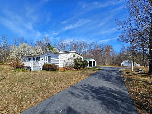 3rd image of 147 Old County Rd