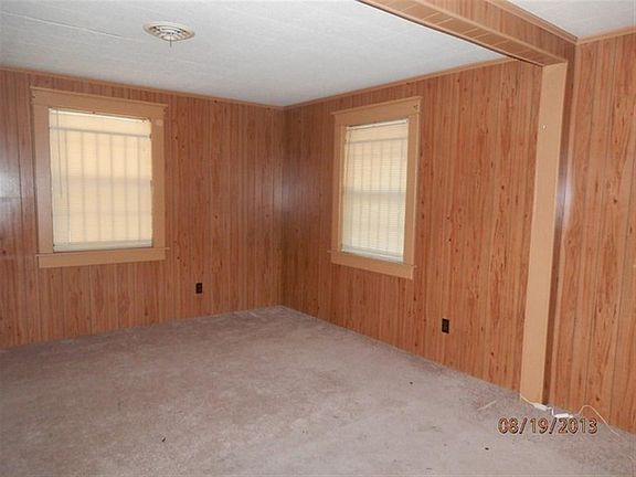 4th image of 1100 Julia St