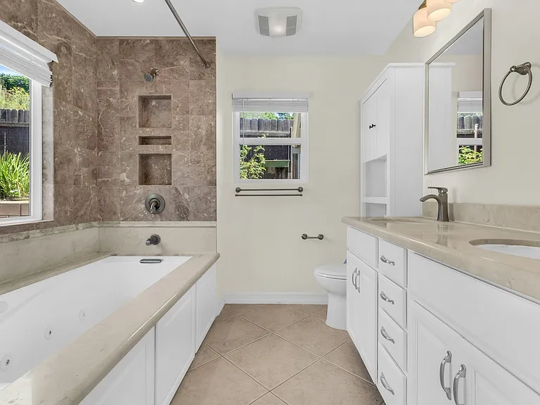 6246 Decanture St — Photo 21