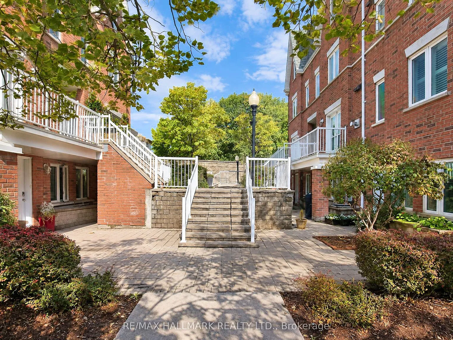 2 bed, $3,200 — Photo 2