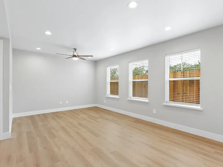 1823 Victorian Aly #1 — Photo 11