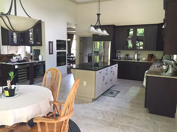 5th image of 221 Mallard Pointe Blvd