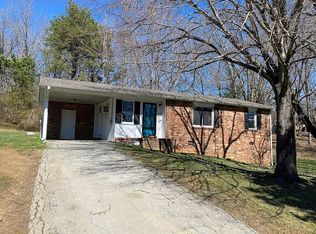 719 Robinson Rd, Cookeville, TN 38501