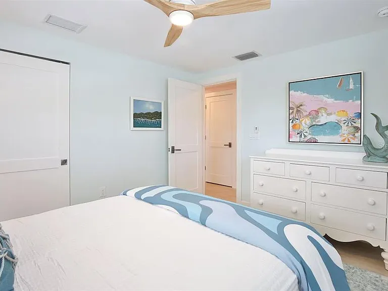 605 Concord Ln — Photo 21